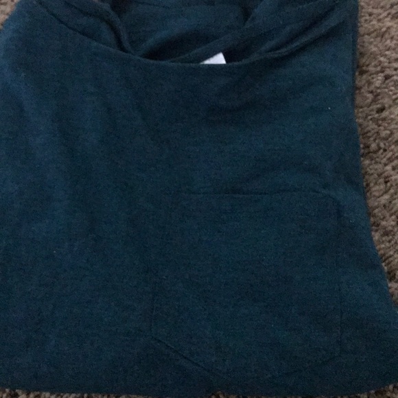 H&M Divided Dark Green Shirt. Size XS - Picture 3 of 3